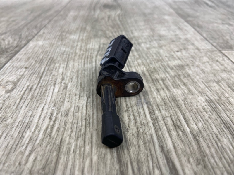 Датчик ABS задний левый PASSAT B7 11-15 2014 Седан 2.5 CBUA