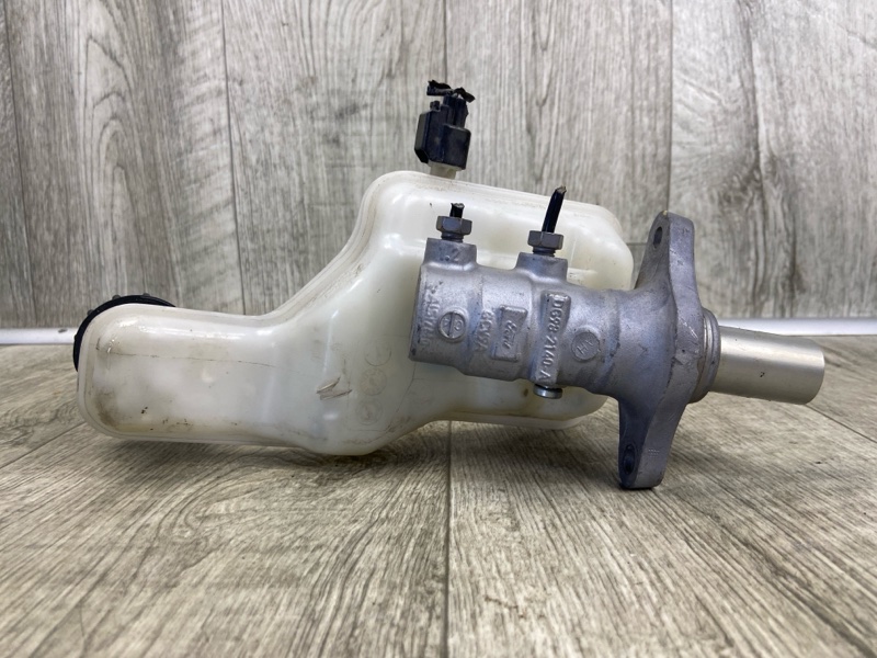 Главный тормозной цилиндр FUSION 14- 2017 Седан C20EDEF Главный тормозной цилиндр FUSION 14- 2017 Седан C20EDEF