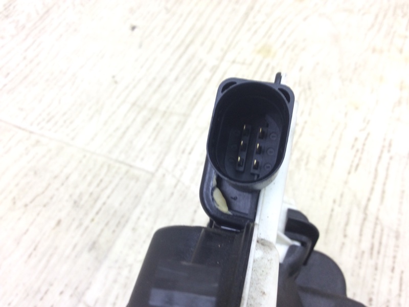 Замок двери задний левый TIGUAN 08-17 2011 5N 2.0 CCTA