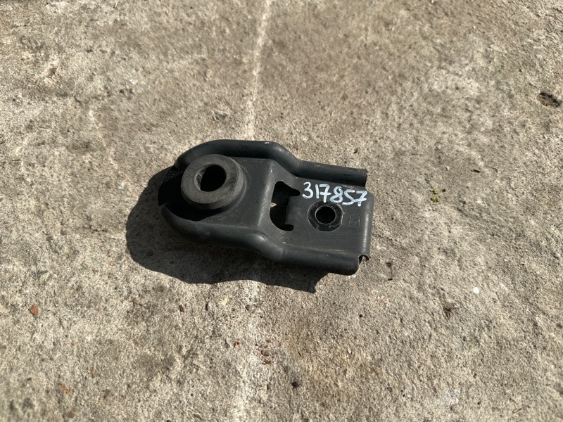 Кронштейн SUBARU OUTBACK 03-09 BP 45124AG00A Б/У