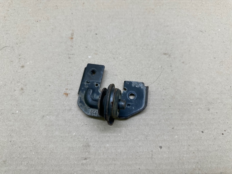 Кронштейн левый SUBARU OUTBACK 03-09 BP 73452AG01A Б/У