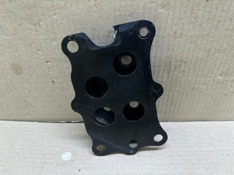 Кронштейн усилителя переднего бампера правый LEGACY 03-09 BL/BP