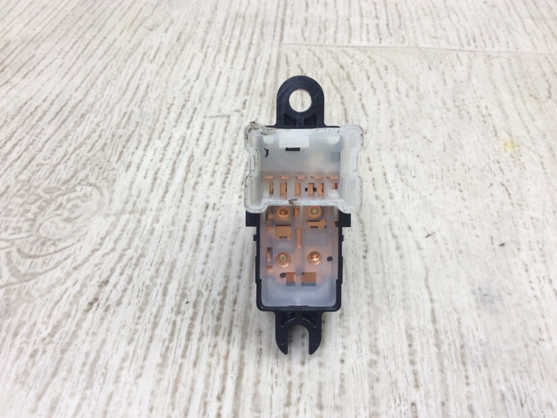 Кнопка стеклоподъемника задняя левая NISSAN QASHQAI/ROGUE SPORT 14- J11 2.0L MR20DD