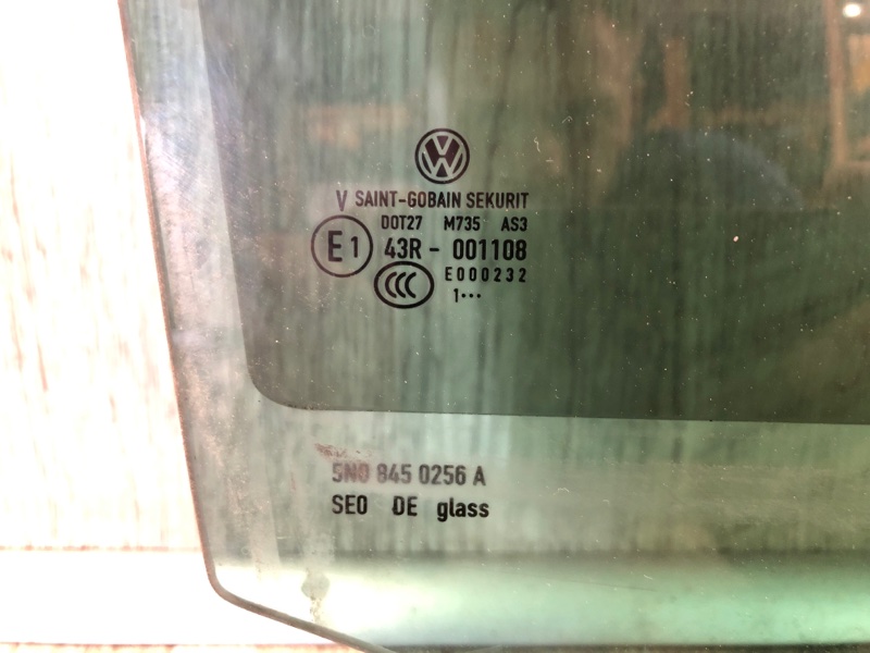 Стекло двери заднее правое VOLKSWAGEN TIGUAN 08-17 5N 2.0 CCTA