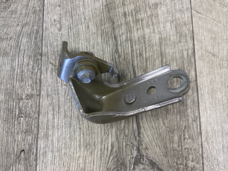 Петля двери верхняя передняя правая ESCAPE 12-19 2018 TM2 2.5 T25HDEX