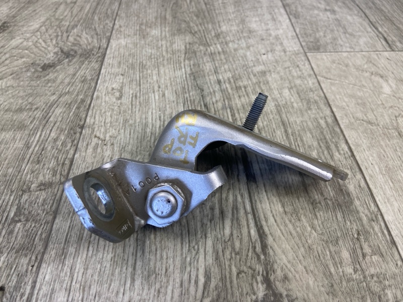 Петля двери верхняя передняя правая FORD ESCAPE 12-19 TM2 2.5 T25HDEX