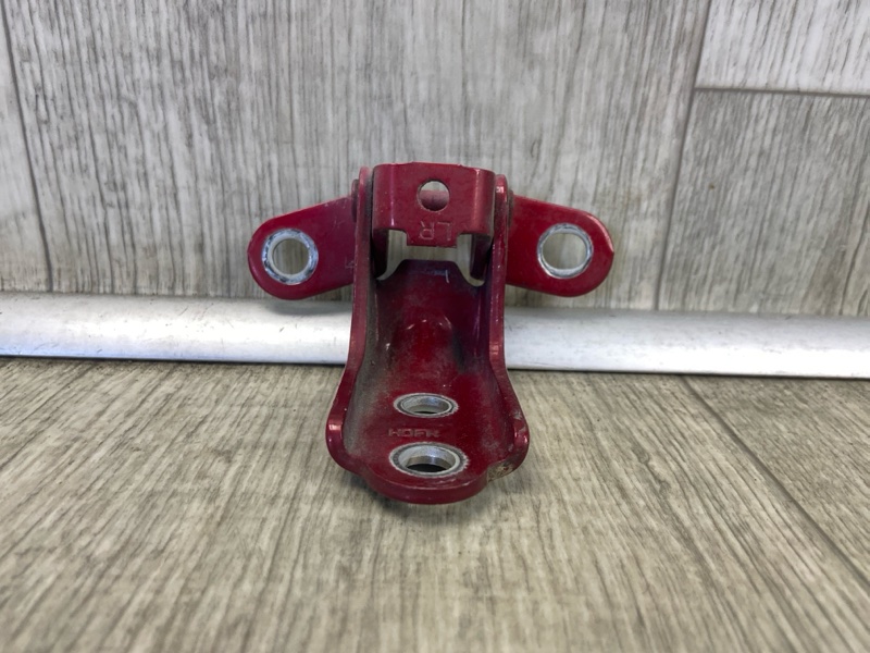 Петля двери нижняя передняя правая FORTE/CERATO TD 08-13 2009 TD 2.0 G4KD