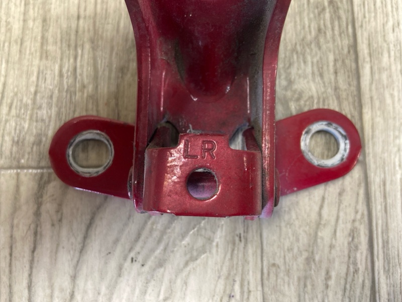 Петля двери нижняя передняя правая FORTE/CERATO TD 08-13 2009 TD 2.0 G4KD