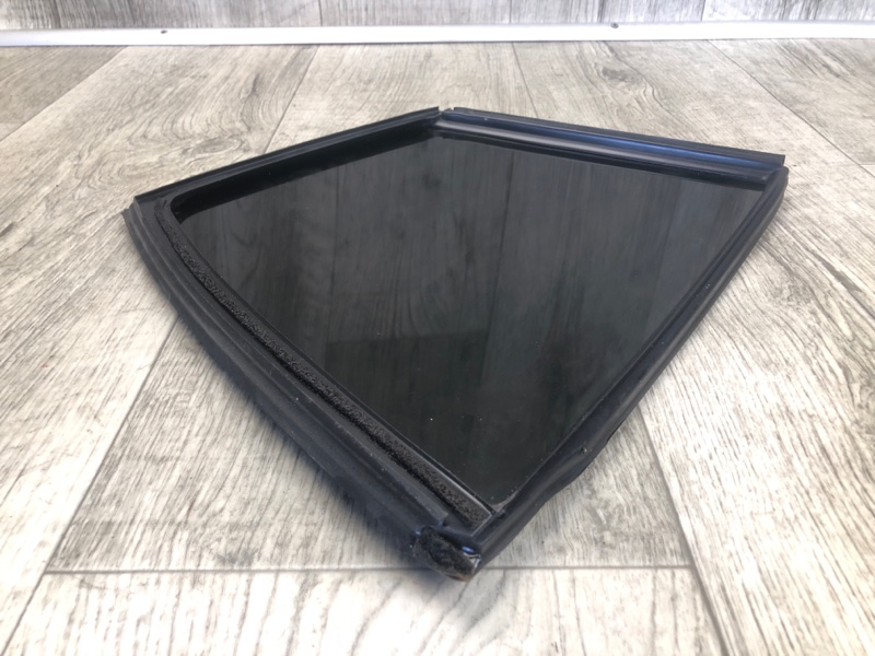 Стекло двери глухое заднее правое LEGACY 09-15 BM 2012 SEDAN 3.6 EZ36