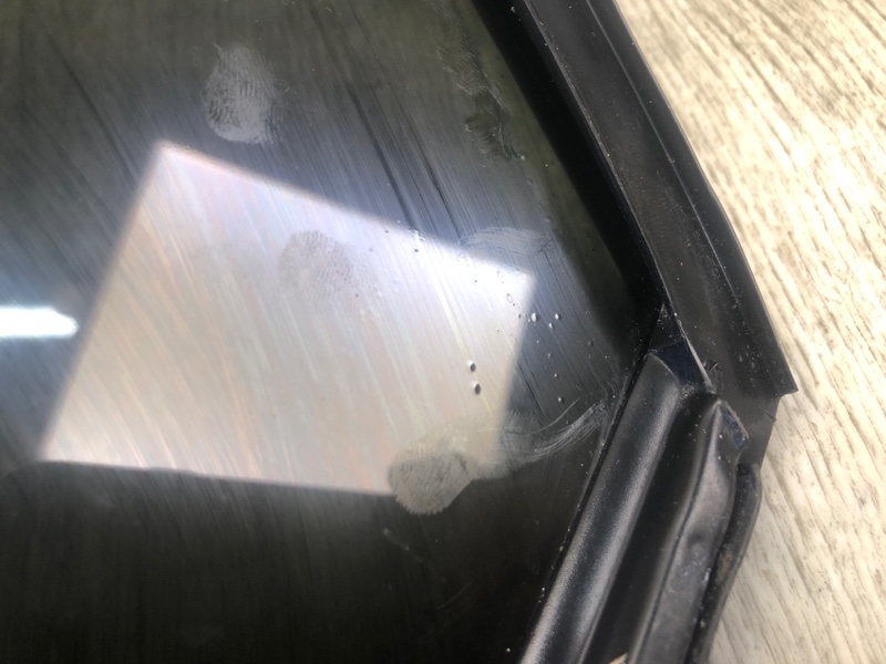 Стекло двери глухое заднее правое LEGACY 09-15 BM 2012 SEDAN 3.6 EZ36