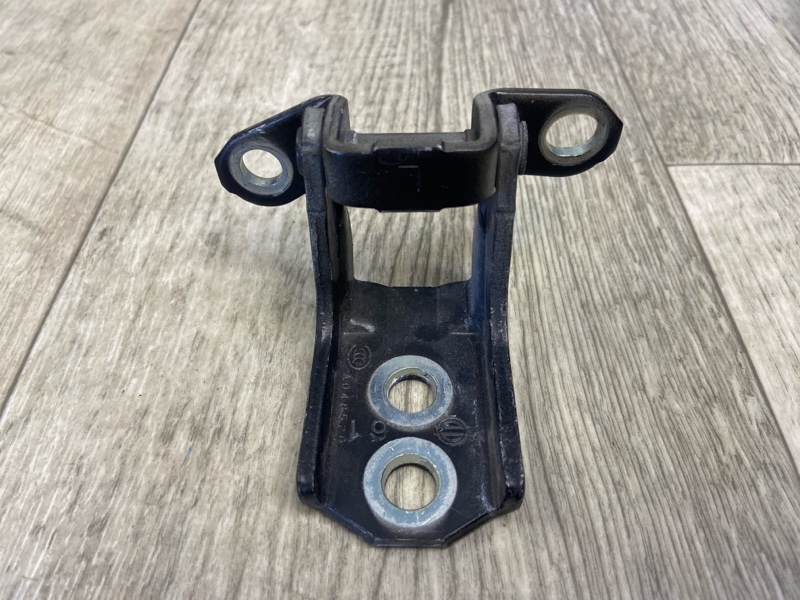 Петля двери нижняя передняя правая Q50 15-20 2016 SEDAN 2.0T M274