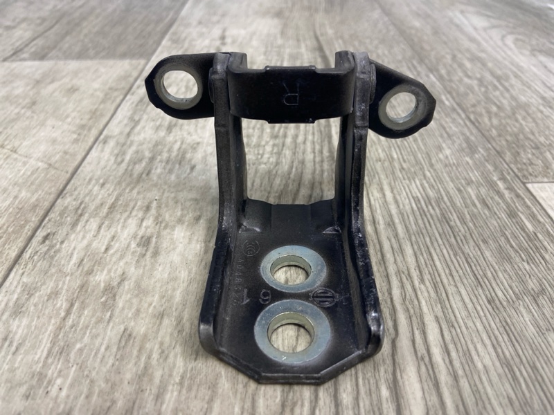 Петля двери верхняя передняя правая INFINITI Q50 15-20 SEDAN 2.0T M274 Петля двери верхняя передняя правая INFINITI Q50 15-20 SEDAN 2.0T M274