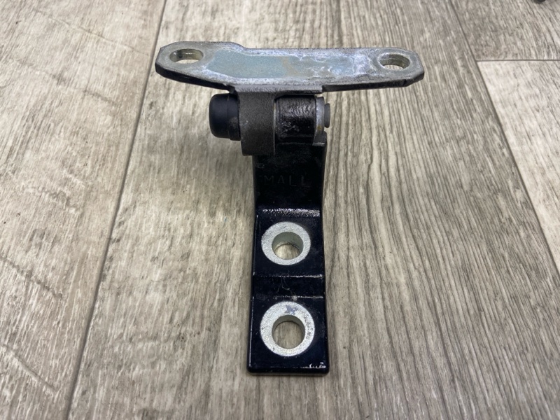 Петля двери нижняя задняя левая Q50 15-20 2016 SEDAN 2.0T M274