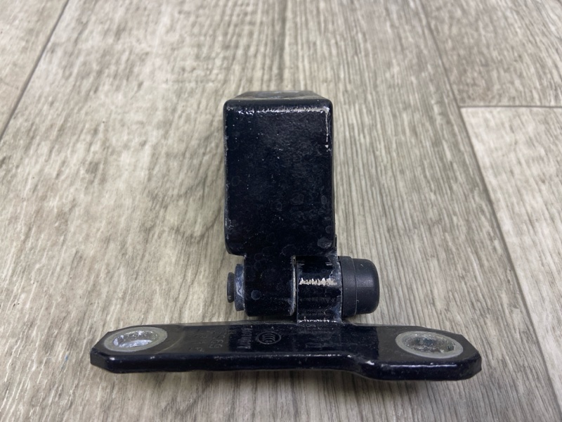 Петля двери нижняя задняя правая Q50 15-20 2016 SEDAN 2.0T M274