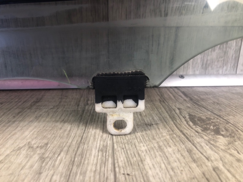 Стекло двери переднее левое PRIUS - 30 09-17 2010 ZVW30 Стекло двери переднее левое PRIUS - 30 09-17 2010 ZVW30