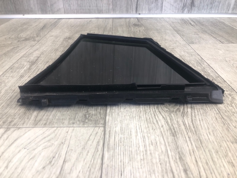 Стекло двери глухое заднее правое PRIUS 16- 2016 1.8 2ZRFXE Стекло двери глухое заднее правое PRIUS 16- 2016 1.8 2ZRFXE