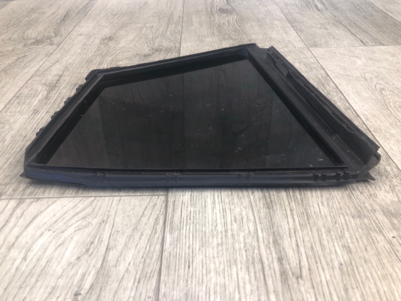 Стекло двери глухое заднее правое PRIUS 16- 2016 1.8 2ZRFXE Стекло двери глухое заднее правое PRIUS 16- 2016 1.8 2ZRFXE