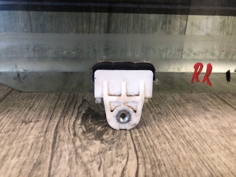 Стекло двери заднее правое Q50 15-20 2016 SEDAN 2.0T M274 Стекло двери заднее правое Q50 15-20 2016 SEDAN 2.0T M274