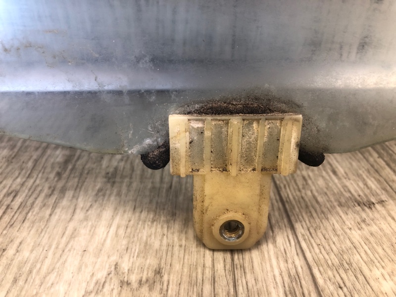 Стекло двери заднее правое FORTE/CERATO TD 08-13 2009 TD 2.0 G4KD