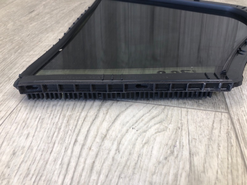 Стекло двери глухое заднее правое Q50 15-20 2016 SEDAN 2.0T M274