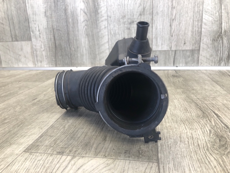 Патрубок воздушного фильтра CAMRY 55 14-17 Патрубок воздушного фильтра CAMRY 55 14-17