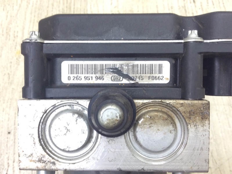 Блок ABS NV200 USA 13-