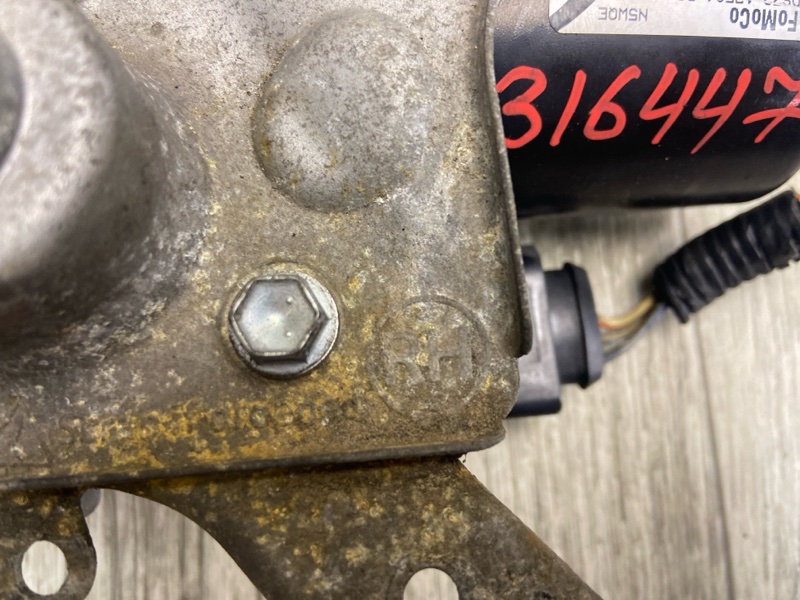 Моторчик стеклоочистителя передний правый FUSION 14- 2017 SEDAN C20HDTX