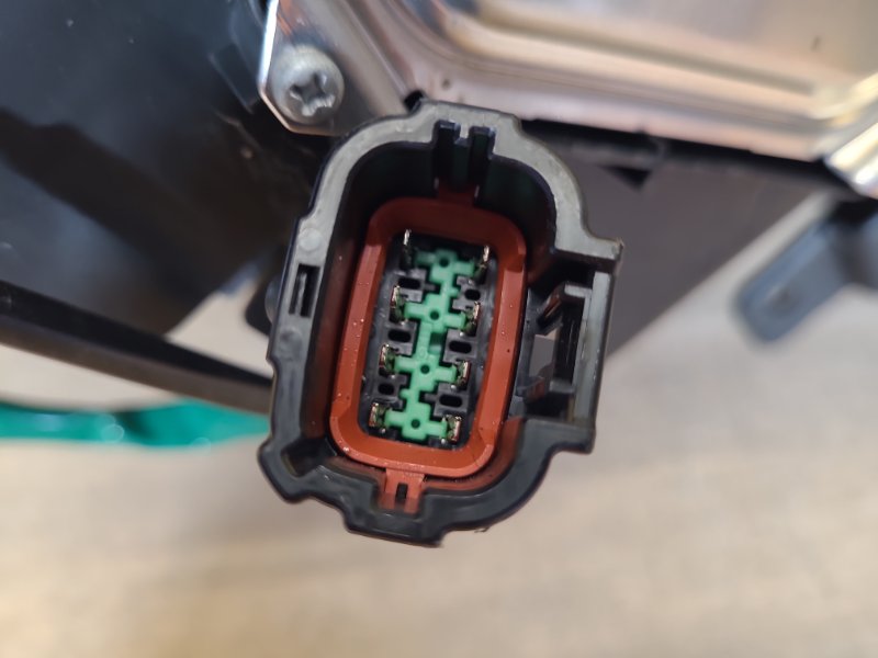 Фара правая LEAF 18-