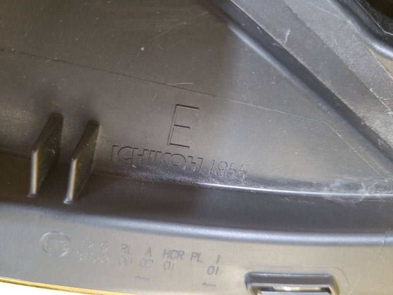 Фара правая LEAF 18-