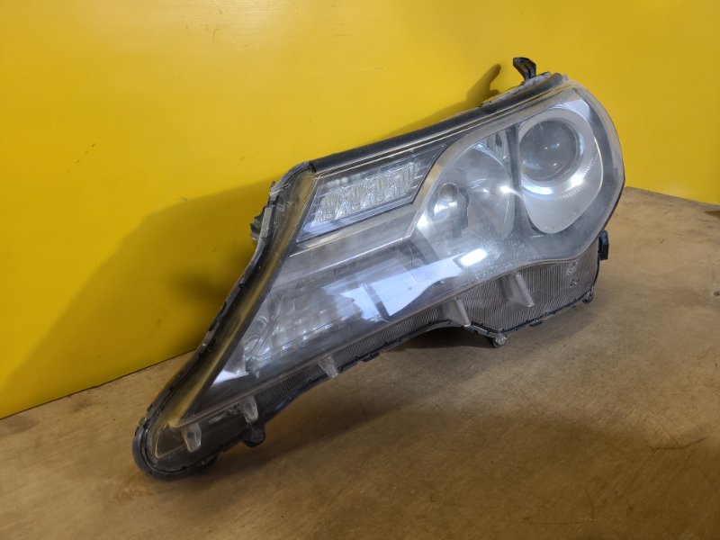 Фара левая TOYOTA RAV4 13-19