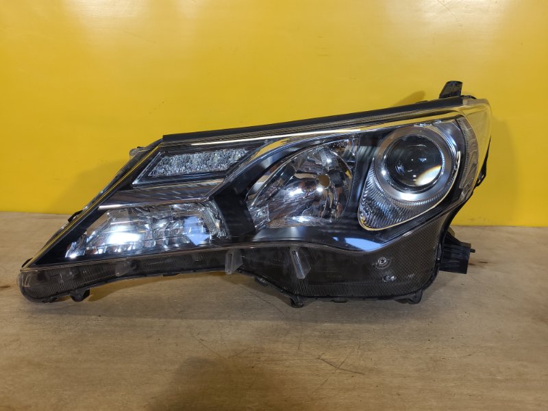 Фара левая TOYOTA RAV4 13-19 8118542572 Б/У