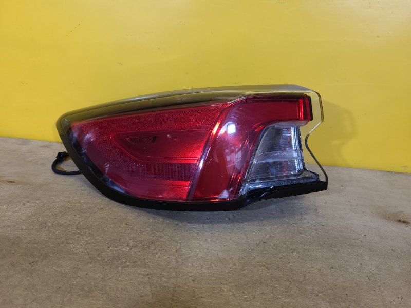 Фонарь наружный левый FORD ESCAPE 19 - LJ6B13405AJ Б/У