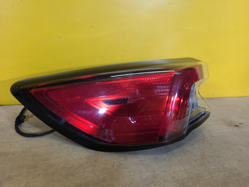 Фонарь наружный левый ESCAPE 19 -