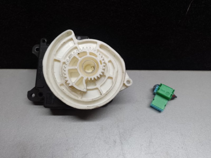 Моторчик печки TOYOTA SIENNA 11-16 2012 3.5 2GR-FE 87106-08100 Б/У