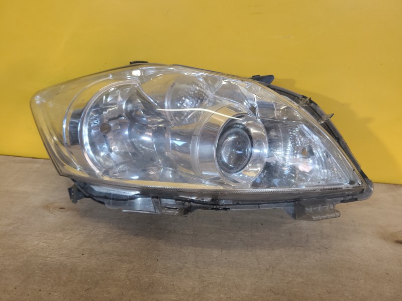 Фара правая TOYOTA AURIS 06-12 8111002A40 Б/У