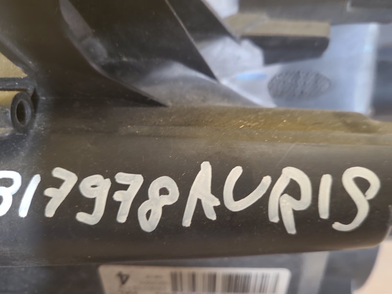 Фара правая AURIS 06-12