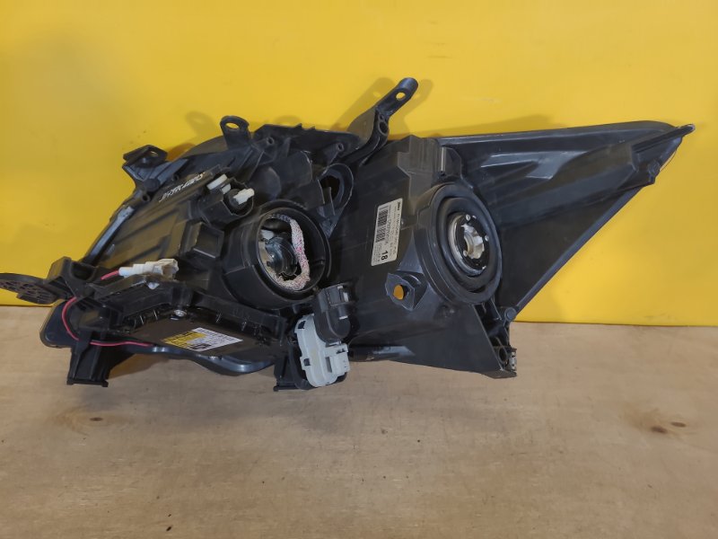 Фара правая AURIS 06-12 Фара правая AURIS 06-12