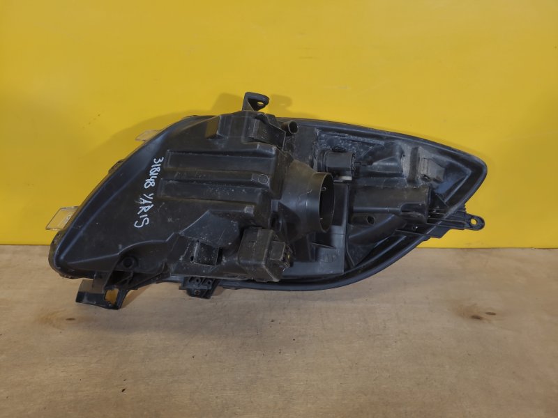 Фара правая YARIS 05–11 Фара правая YARIS 05–11
