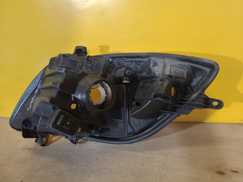 Фара правая YARIS 05–11 Фара правая YARIS 05–11