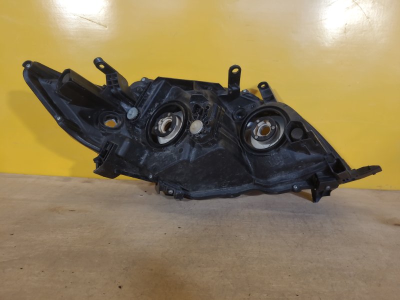 Фара левая COROLLA 150 06-13