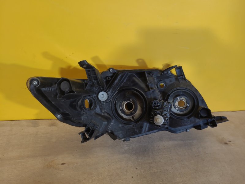 Фара левая COROLLA 150 06-13