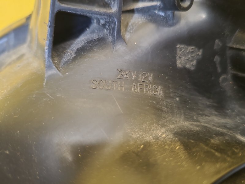 Фара правая COROLLA 150 06-13