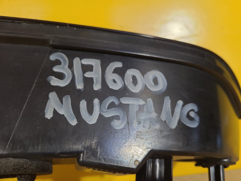 Фонарь внутренний левый MUSTANG MACH-E 19-
