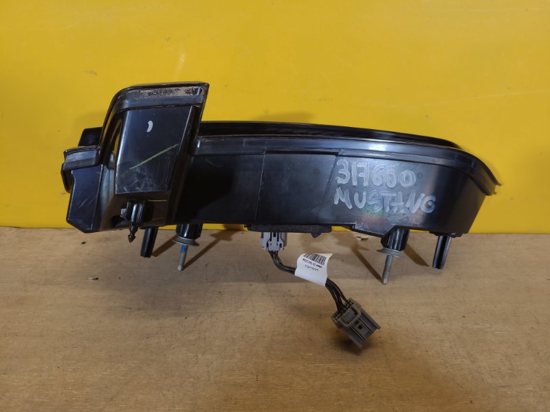 Фонарь внутренний левый MUSTANG MACH-E 19-