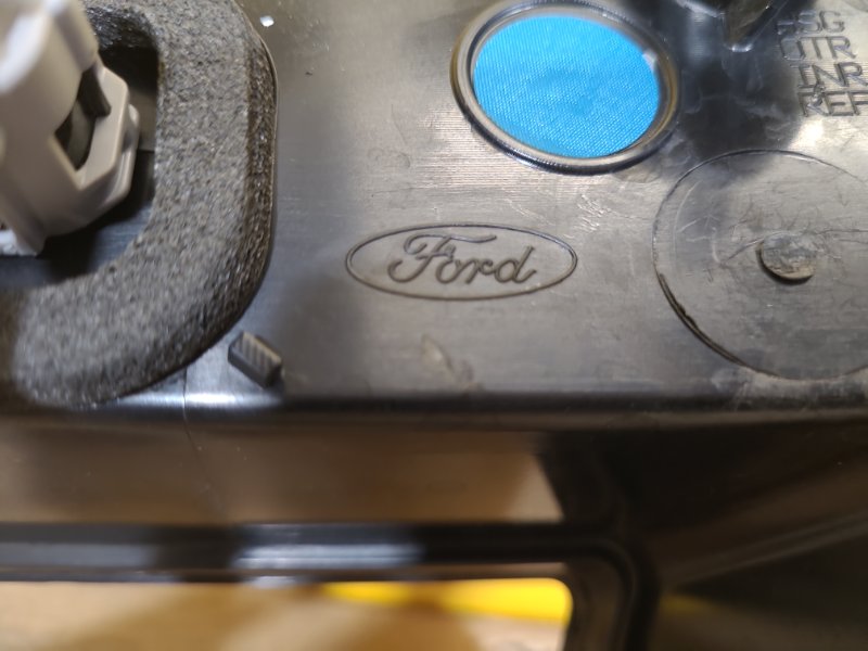 Фонарь внутренний левый MUSTANG MACH-E 19-