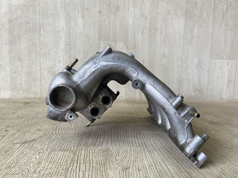 Коллектор впускной MITSUBISHI CARISMA 95-04 1.8 GDI