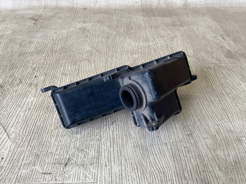 Резонатор воздушного фильтра MITSUBISHI CARISMA 95-04 1.8 GDI MD349591 Б/У