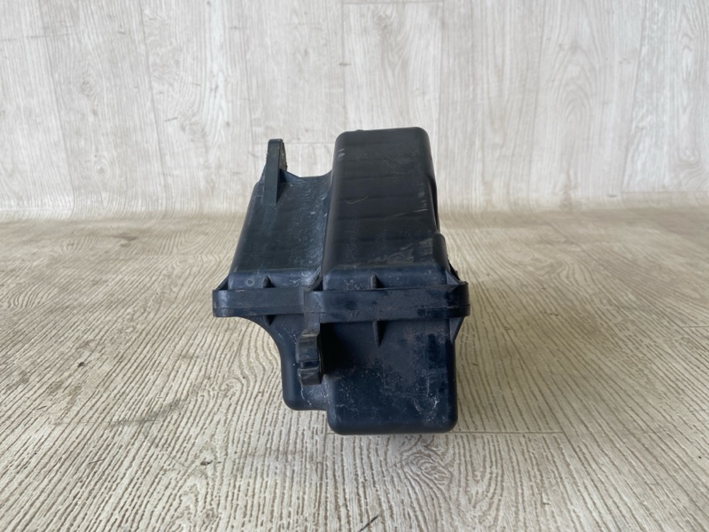 Резонатор воздушного фильтра CARISMA 95-04 1.8 GDI