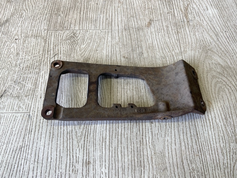 Кронштейн двигателя MITSUBISHI CARISMA 95-04 1.8 GDI MD310146 Б/У