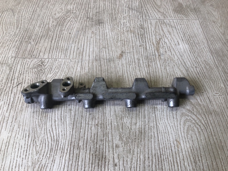 Топливная рейка CARISMA 95-04 1.8 GDI